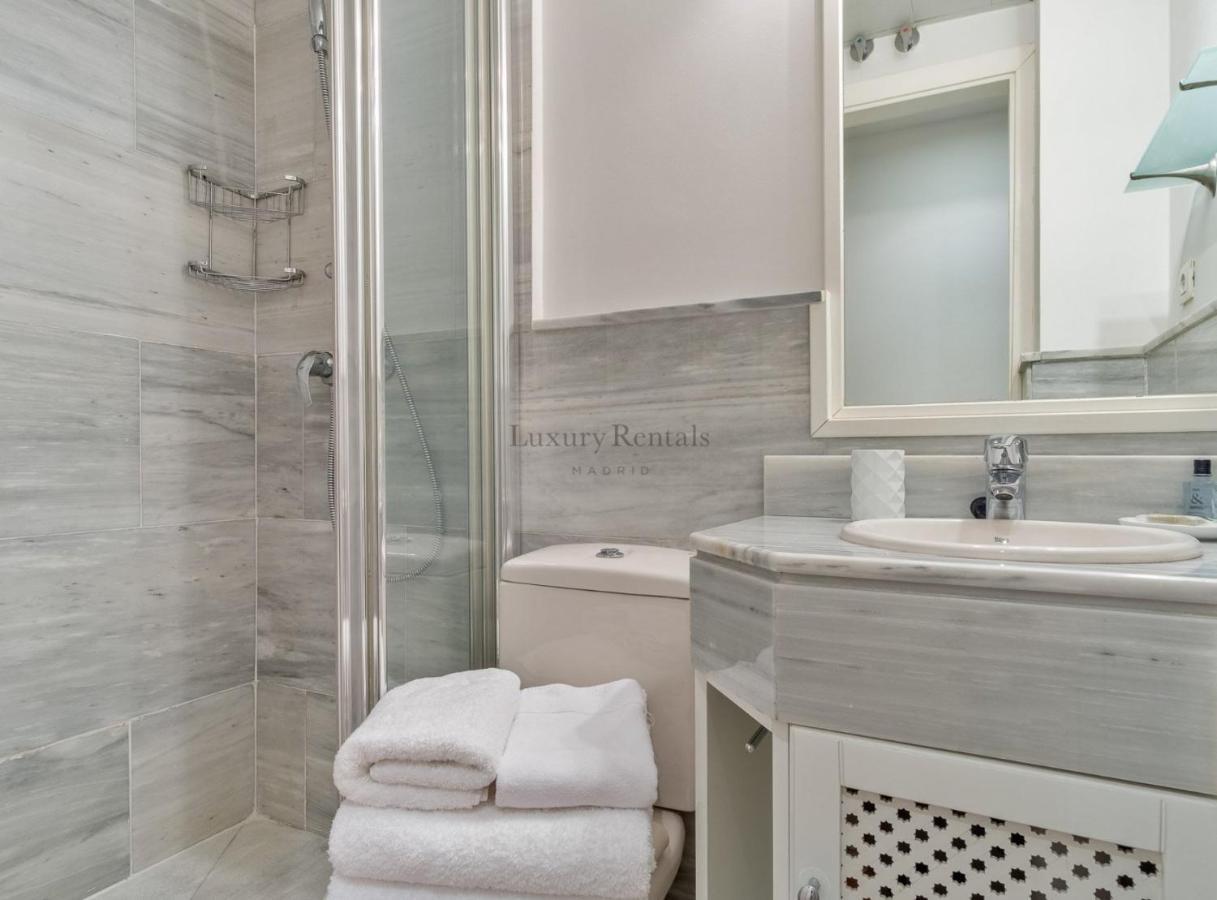 Charming 2-Bedroom Apartment In Retiro Perfect Madrid Location מראה חיצוני תמונה